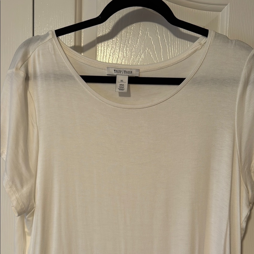 White House Black Market Off-White Short Sleeve Tee